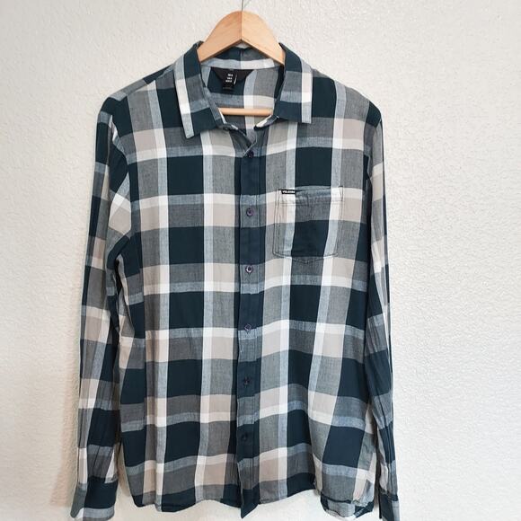 🔴3/$25 Volcom Teal Blue Plaid Long Sleeve Button Size M - Picture 1 of 10